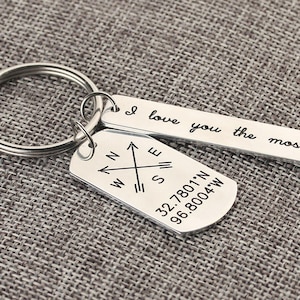 Porte-clé boussole - Porte-clé Latitude Longitude - Porte-clé avec coordonnées GPS - Porte-clé bar personnalisé - Je t'aime le plus - Cadeau pour papa