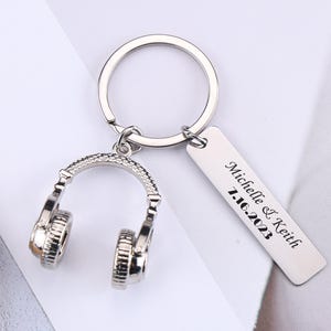 Personalized Headphone Keychain, Custom Music Fan keyring, Music Lover Gift, Christmas Gift, Anniversary Gift, Weeding Gift, Musician Gift