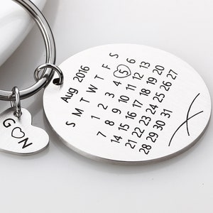 Personalized Calendar Keychain - Hand Stamped Calendar - Special Day Calendar - Anniversary, Wedding, Brithday-Valentine&#39;s Day gift