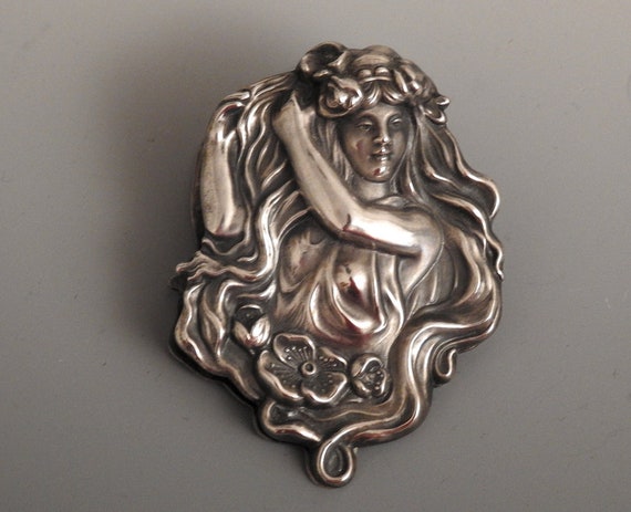 Art Nouveau Sterling Silver Art Nouveau Clip