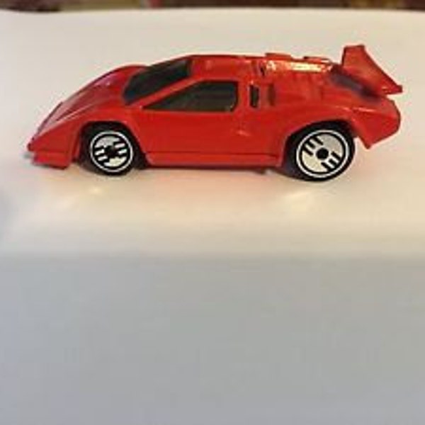 Hot Wheels diecast  Lamborghini Countach car collectible mint in bag never opened