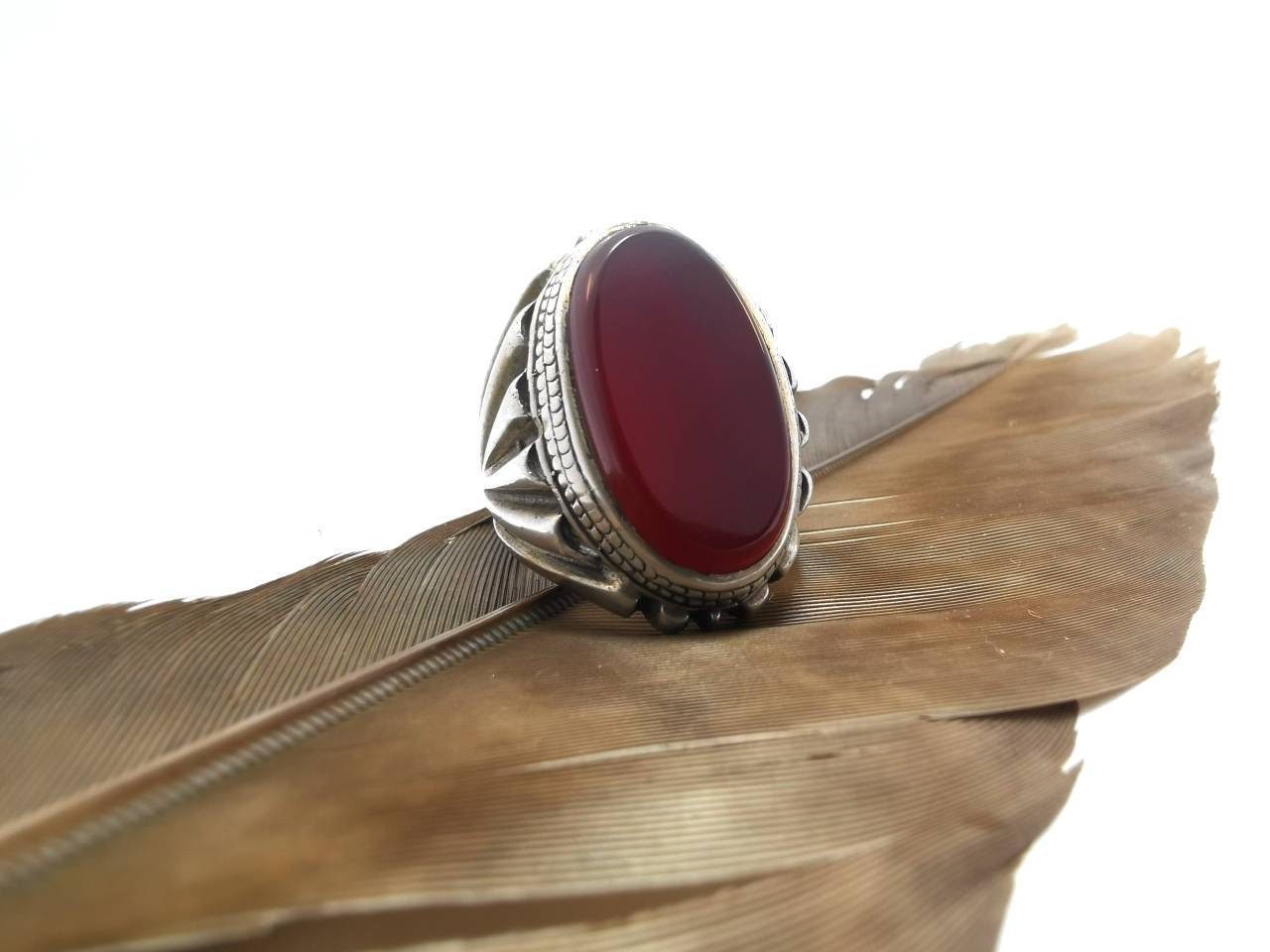 Buy ASTRODIDI Natural Red Sulemani Agate Hakik Stone Ring with Lab  Certificate for Men and Women 7-8 Ratti Adjustable Panchdhatu Laal Hakik  Aqeeq Ring at Amazon.in