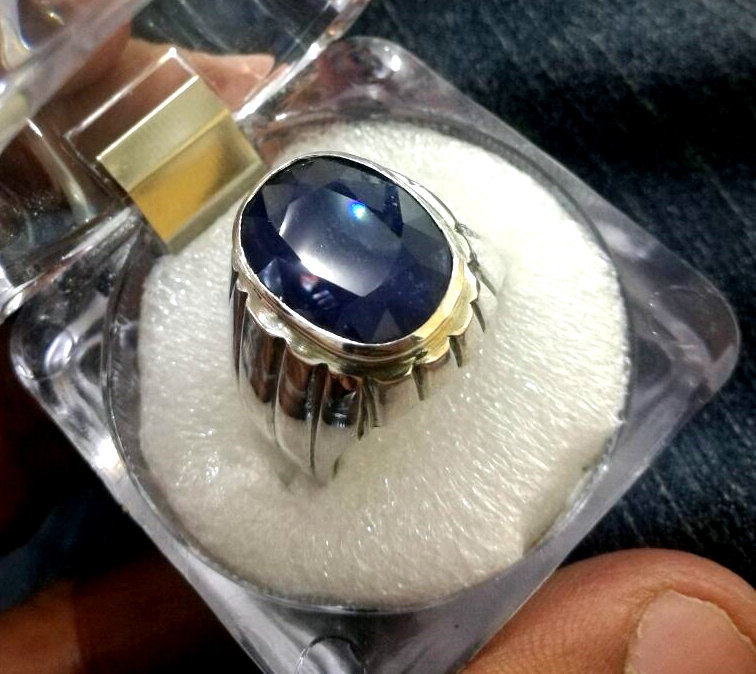 Zaffiro Kashmir grande naturale da 11 carati, colore blu intenso, inchiostro blu intenso in argento sterling