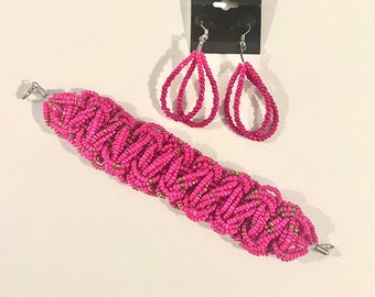 Beaded Fuschia earring & Bracelet set - women's bracelet - seed beaded earrings - fuschia beaded earring and bracelet