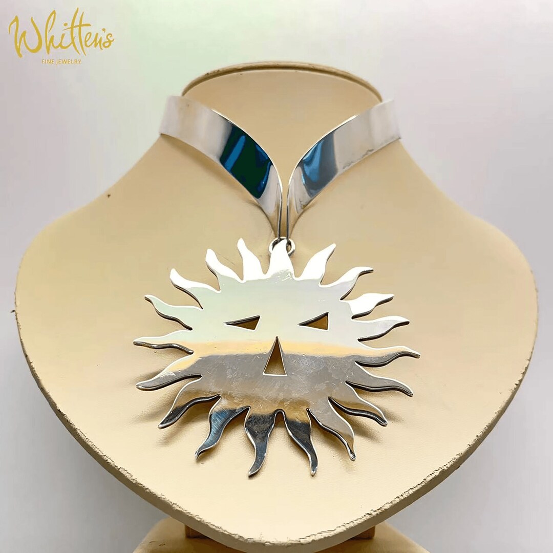 Puig Doria Silver Sunburst Necklace