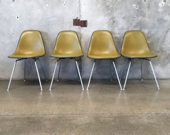 Mid Century Original Herman Miller Eames Shell Chairs Set of 4 (CKC13Y) ***See Listing Details For Info On Shipping***