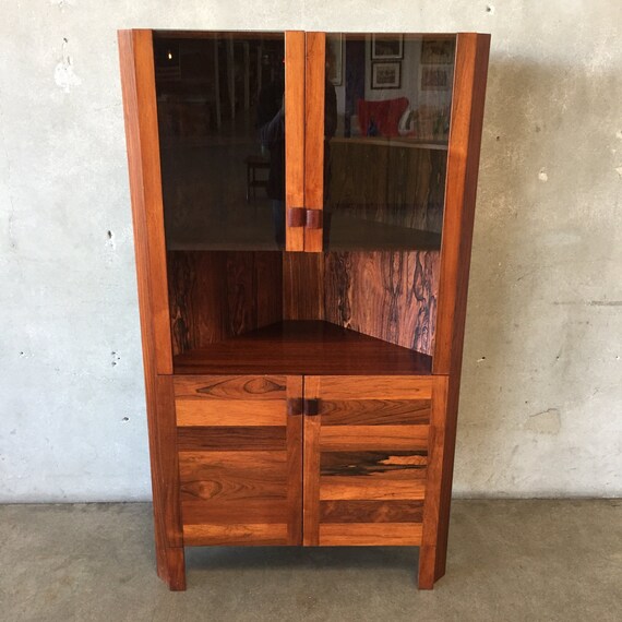 1970 S Rosewood Corner Cabinet With Smoke Glass Doors Rcv13l