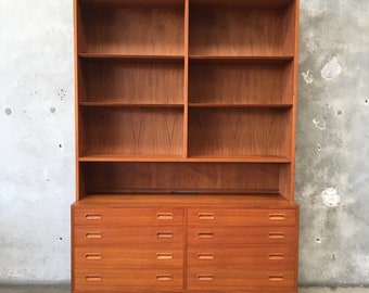 Vintage Poul Hundevad Danish Modern Teak Bookcase Credenza (1USUEW) ***See Listing Details For Info On Shipping***