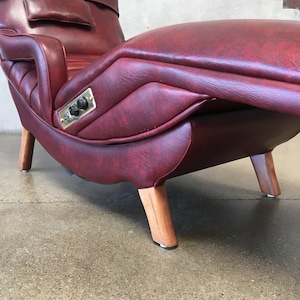 Vintage Electric Contour Lounge Chair