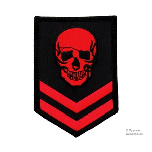 RÖD DÖDSKALLE MILITÄR lapp chevron stryk-på broderad applikation skelett död biker emblem svart bild 2