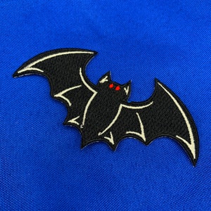 VAMPIRE BAT PATCH iron-on embroidered wild animal black applique
