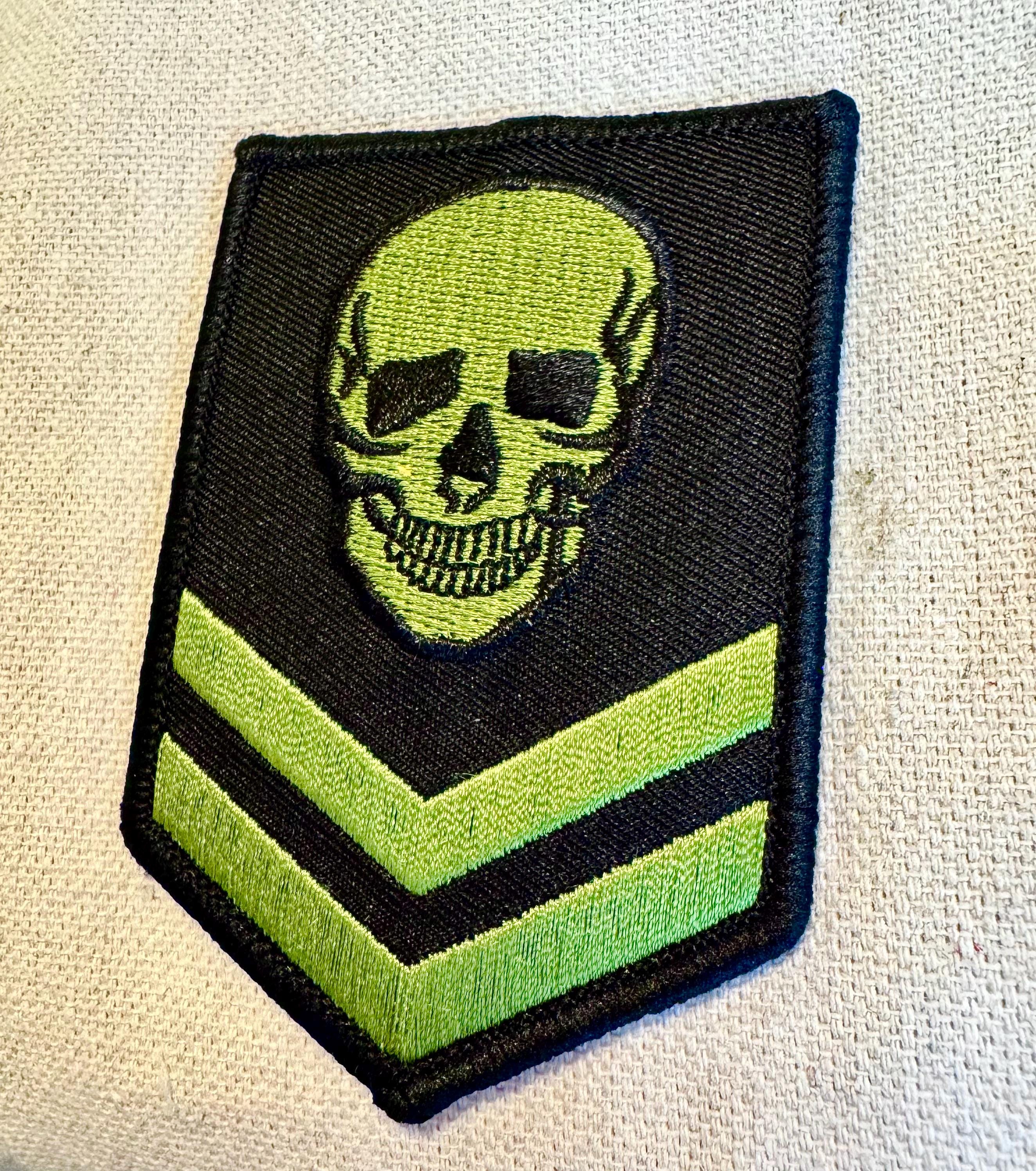 Parche militar con calavera verde, aplique termoadhesivo con diseño de  chevron, emblema de motociclista de la muerte con esqueleto - Etsy México, image size:2648x2992