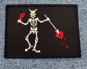 JOLLY ROGER PIRATE flag patch iron-on embroidered applique Skull Crossbones Blackbeard Edward Teach Biker