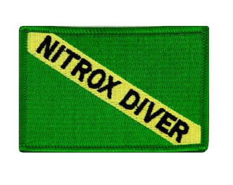 Könnte beinhalten: Grüner und gelber gestickter Aufnäher mit dem Text "NITROX DIVER" in Schwarz.
