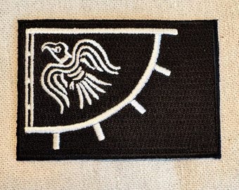 Wikinger Rabe Banner Aufnäher: Schwarz/Weiß gesticktes Bügelbild