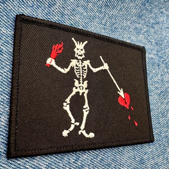 JOLLY ROGER PIRATE Flag Patch Iron-on Embroidered Applique