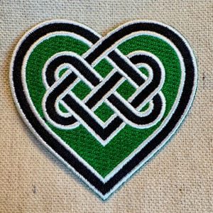 CELTIC HEART PATCH iron-on embroidered Green Irish applique