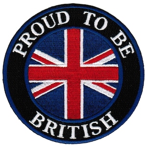 Op de afbeelding: Ronde patch met de Union Jack-vlag. De woorden "PROUD TO BE BRITISH" staan in witte letters rond de vlag. De patch heeft een zwarte en blauwe rand.