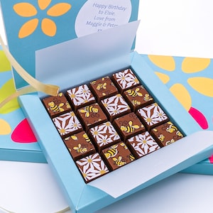 Bees and Daisies Milk or Dark Chocolate Gift, Personalised Chocolate Birthday Gift, Flower Gift, Thank you Chocolates