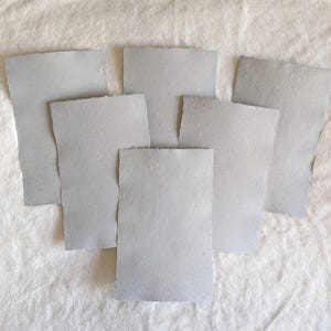 Conjunto de papel azul feito à mão | 6 folhas de papel brilhante com 5,5 x 8,5 pol., salpicado, bordas irregulares | Suprimentos para artesanato e scrapbooking, presentes para artistas