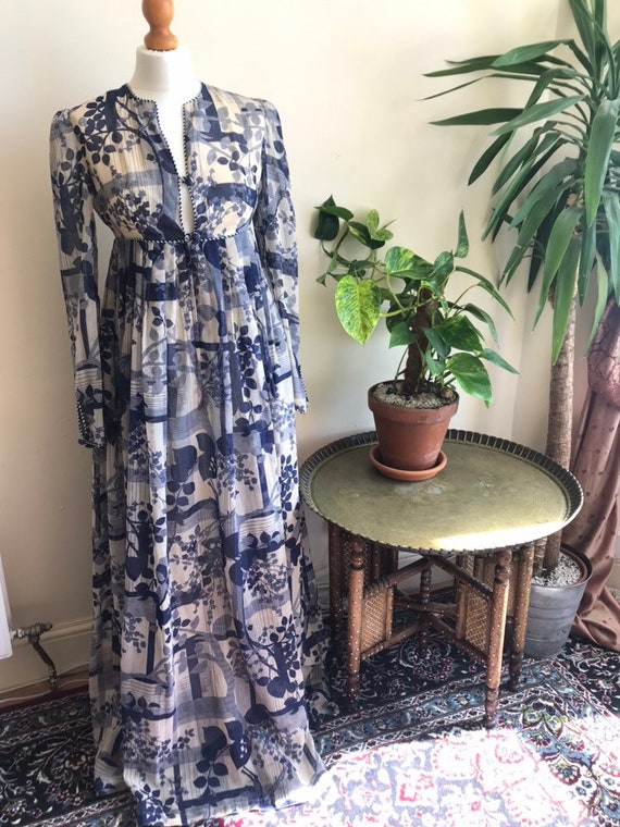 Original 1970's Jean Varon Vintage Floral Maxi Dre