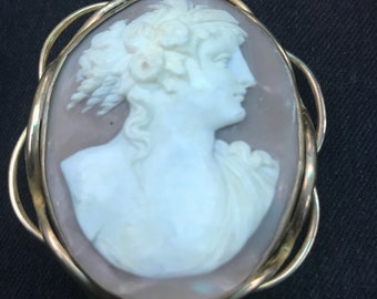 Vintage Shell Cameo In Gold Tone Brooch Pin Pendant