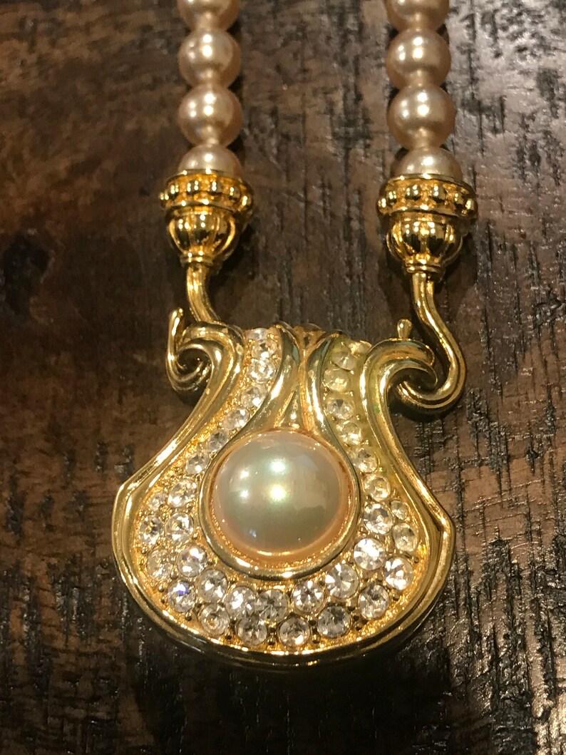 Nolan Miller Pendant Necklace Faux Pearl Lariat On Pearl Necklace