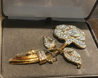 Vintage NOLAN MILLER gold rhinestone flower designer runway brooch