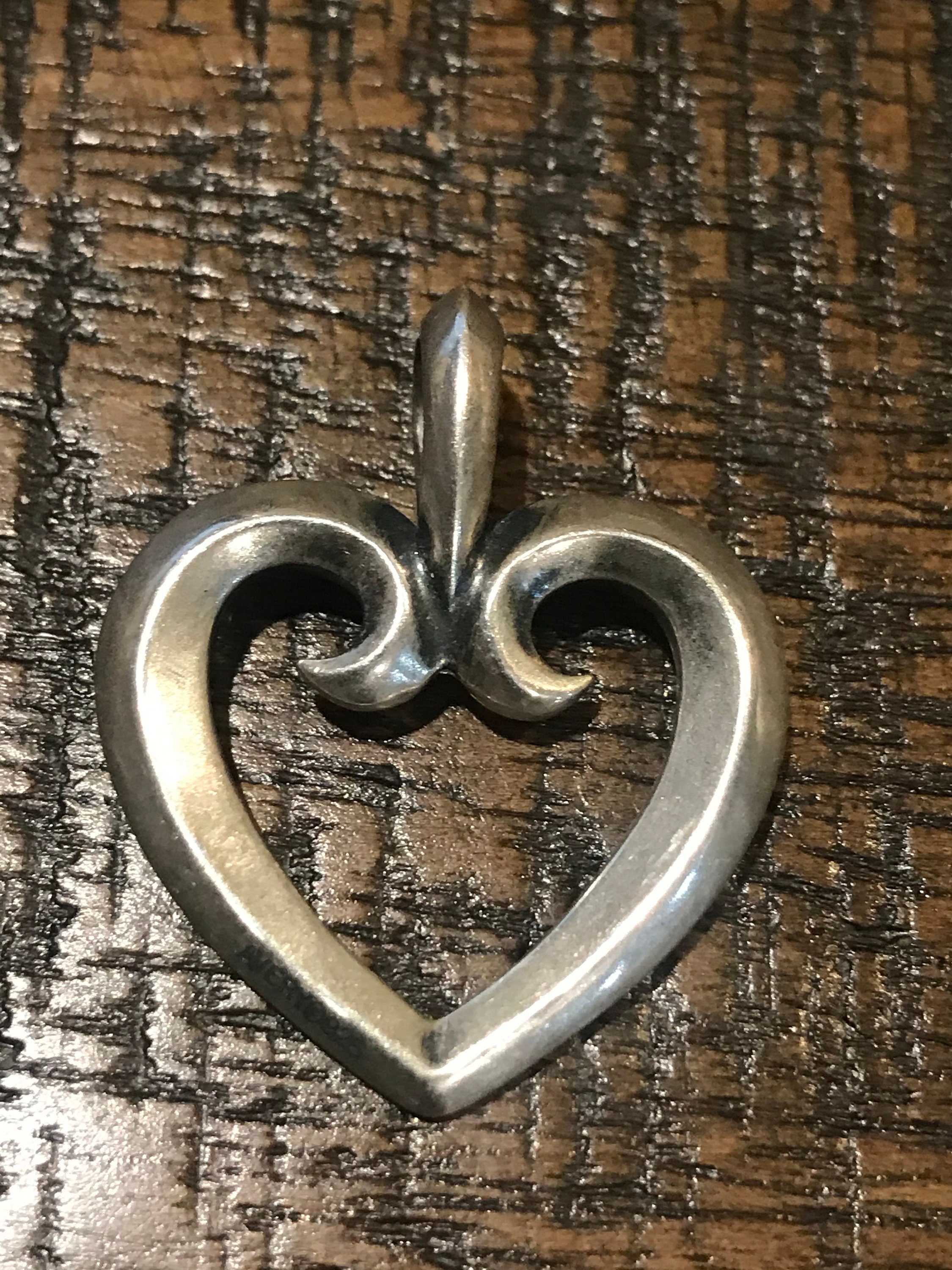 Rare Retired James Avery Sterling Silver Scrolled Heart Pendant