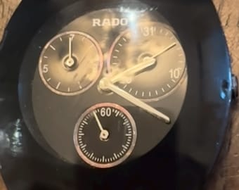 Reloj vintage RADO eSenza de cuarzo suizo, con correa de malla de titanio y cerámica negra, ref. 964.0491.3. Reloj de lujo de diseño.