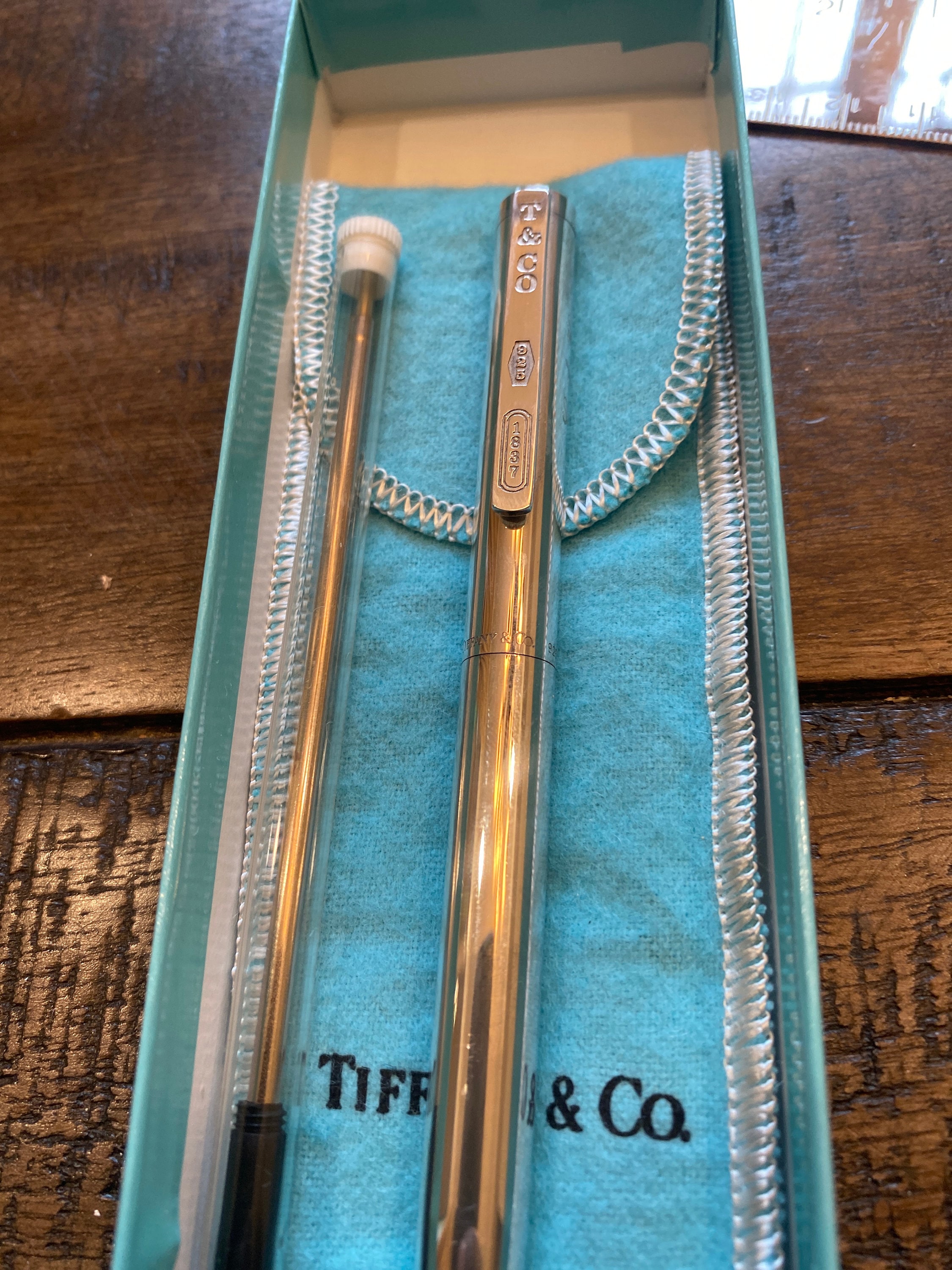 2527-2 【保存袋付き　美品】Tiffany タイピン シグネチャー Tiffany & Co Sterling .925 1837 Vintage Rare Pen Germany W