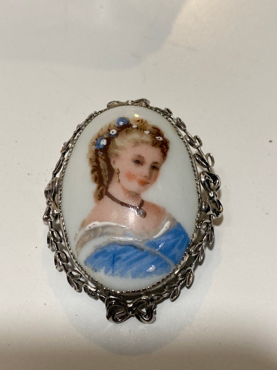 Limoges of France porcelain brooch Lady in Blue