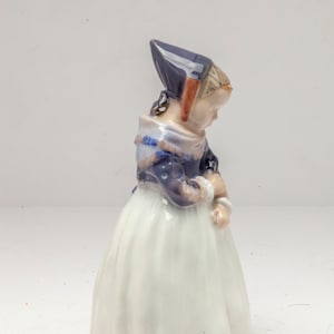 Vintage Royal Copenhagen Porcelain Figurine &quot;AMAGER GIRL&quot;  Denmark