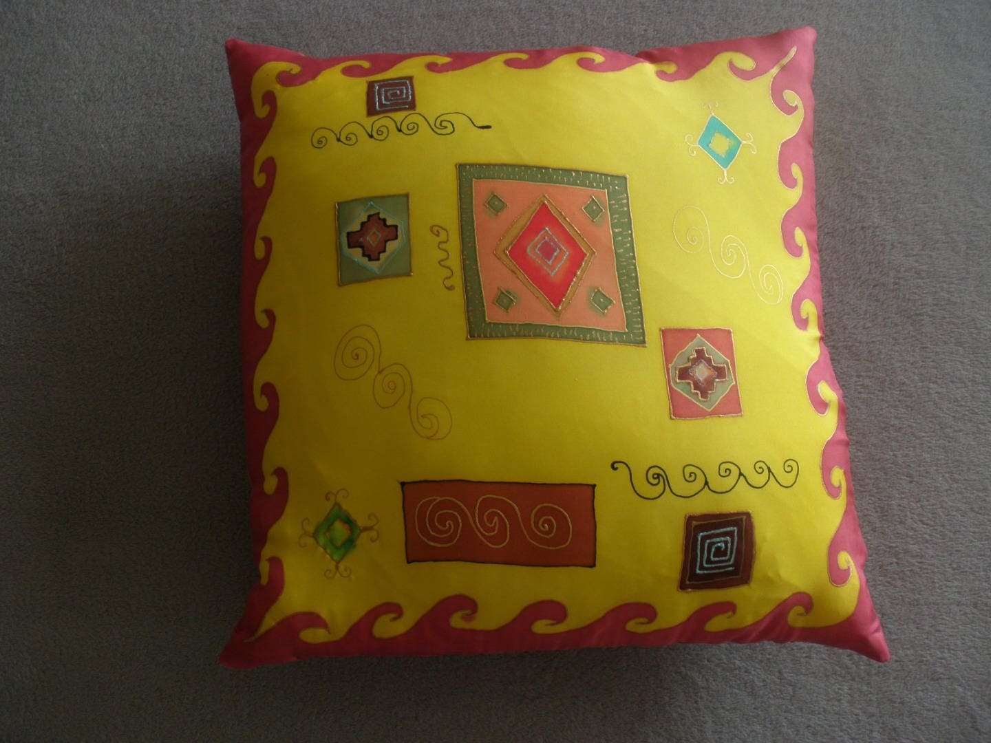 Coussin en Soie Maroc Géométrie Jaune d'or@evysoie