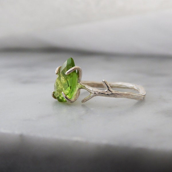 August Birthstone Ring, Peridot Ring, Pear Cut, Natural Peridot, Sterling Silver 925,  Branch Birthstone Ring, Postpartum Gift, New Mom