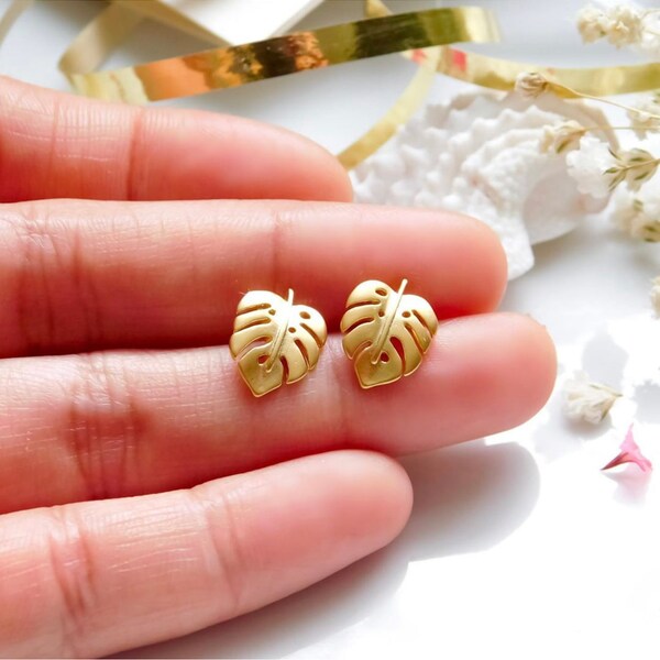 Monstera Breeze Earrings, Gold Stud Earrings, Palm Earrings, Stud Earrings, Simple Gold Earrings, Simple Stud Earrings, Gifts Under 30