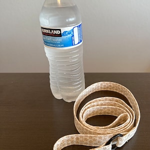 Tiny flowers  water Bottle Carrier - Cross Body strap