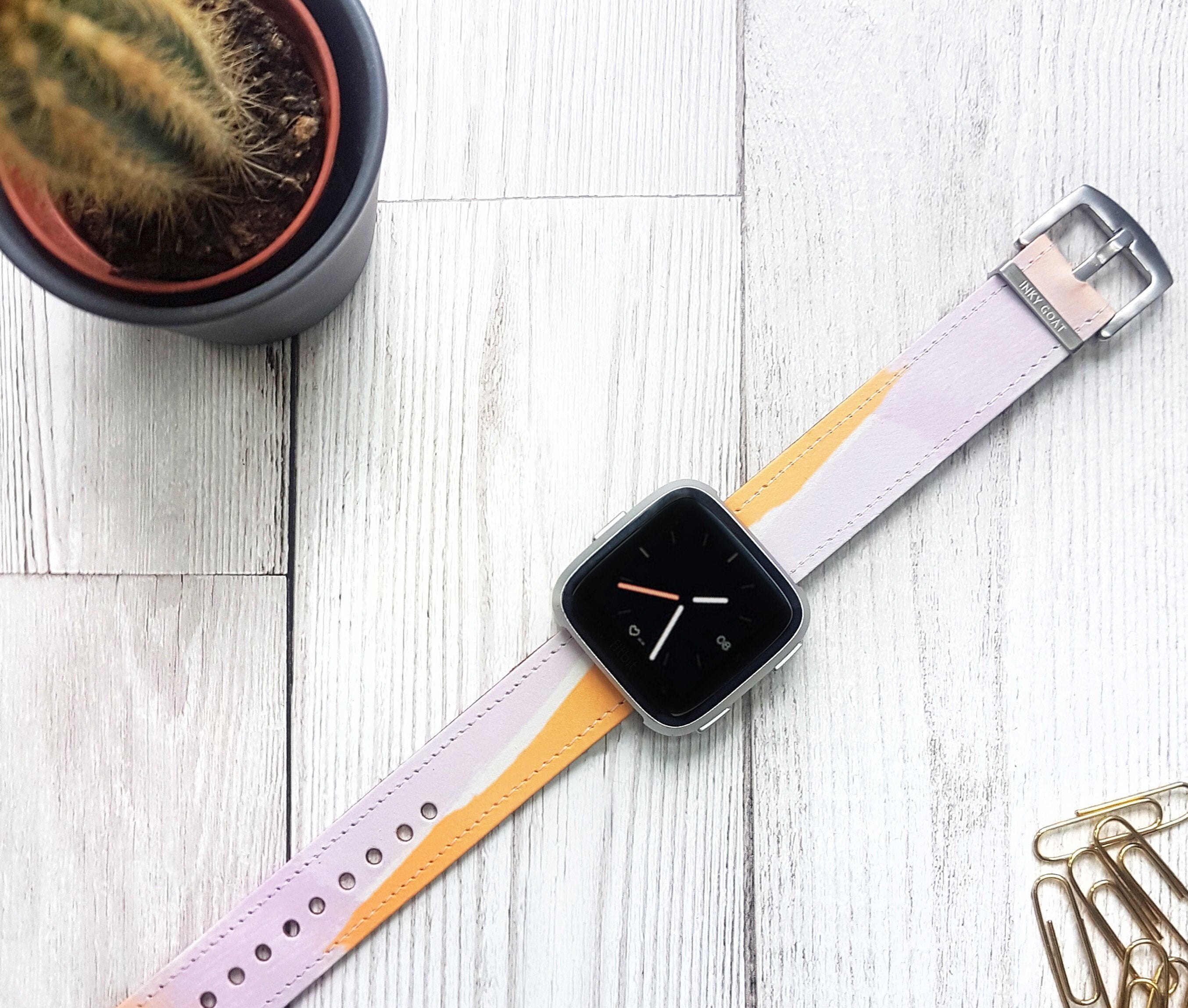 fitbit versa leather strap uk