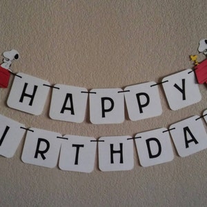 Snoopy "The Peanuts" Happy Birthday Banner. Free shipping USA. Can be personalized. Its a girl or boy banner. I am 1 or 2,3 banner