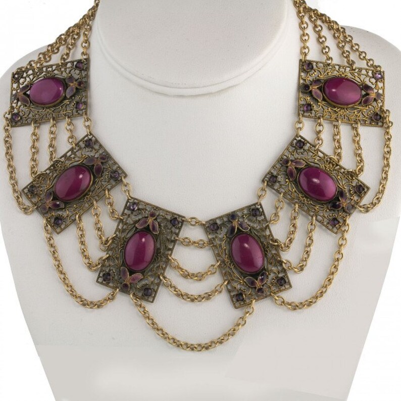 Vintage brass filigree and fuscia glass and enamel festoon necklace nlbg2133