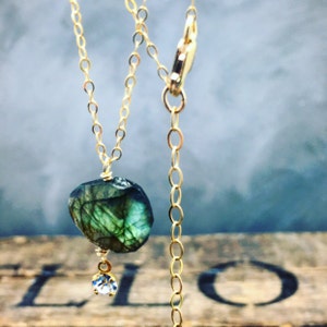Flashy Labradorite necklace, labradorite pendant, Labradorite jewelry , gold fill chain , short necklace , minimalist jewelry , simple jewel