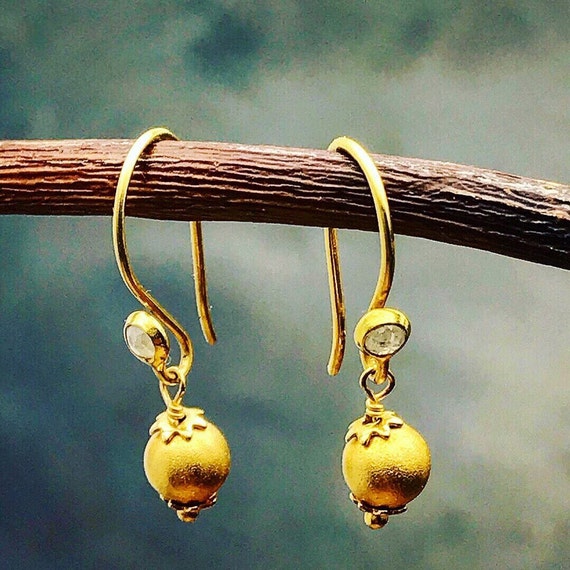 Share more than 134 matte gold earrings