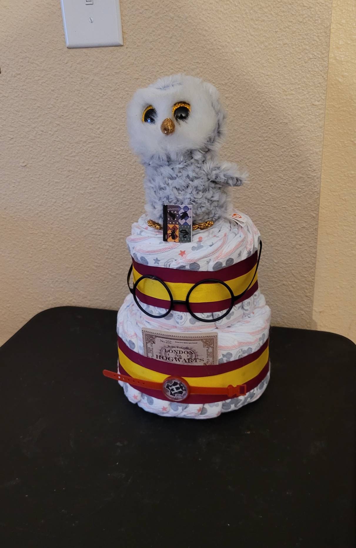 I made a diaper cake for a Harry Potter themed baby shower : r/harrypotter