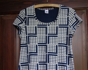 NANSO Finland Tunic with Graphic Print size S / M, Eur 36-38 Navy & White Jersey Top; Short Sleeve A-silhouette Tunic, Cotton Blend Tunic