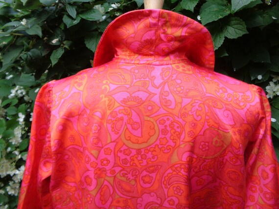 True 60s Vintage Robe; Vivid Pink Red Orange Robe… - image 8
