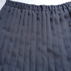 Dorothy Perkins Vintage Skirt Made in UK Navy Blue Pleated Skirt Size M ...
