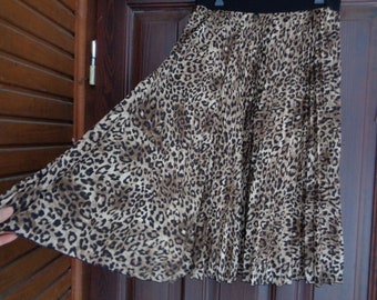 Vintage Leopard print pleated skirt size M/L