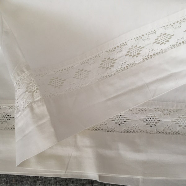 Swedish vintage bed sheet with lace W57" x L100" White Cotton Flat Sheet