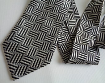 H. FROGG Jeremy Street LONDON 100% Silk Necktie Hand Made in Spain; Vintage Necktie; Black & White Op Art Necktie; Graphic Pattern Silk Tie