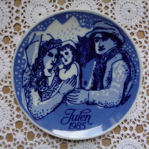 Scandinavian Vintage Plate, Porsgrunds Porcelain Christmas Plate Julen 1985; Blue and White Collectible Plate made in Norway dia 7&quot;/ 18cm